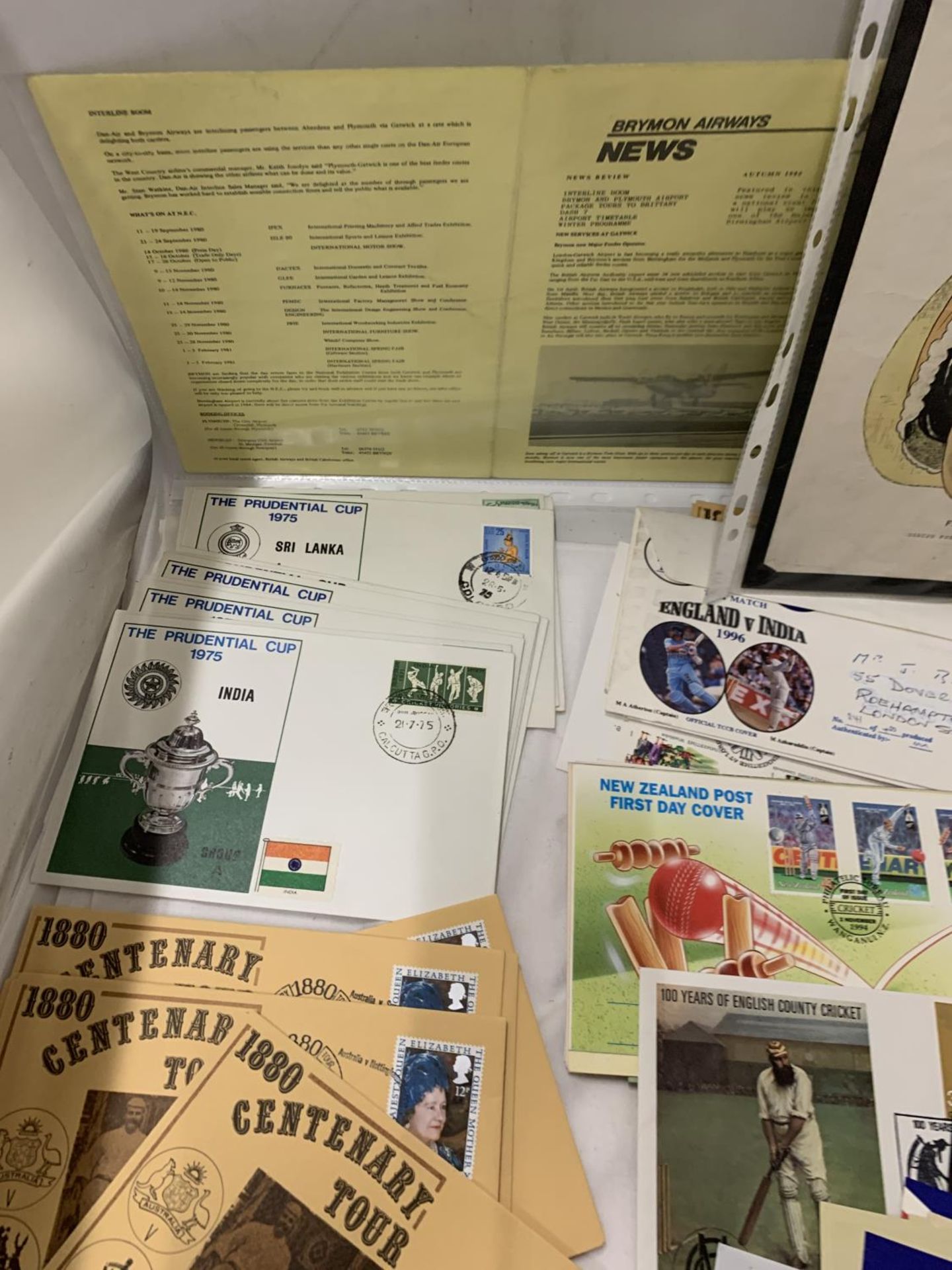 A COLLECTION OF CRICKET RELATED FIRST DAY COVERS AND STAMPS - Bild 2 aus 6