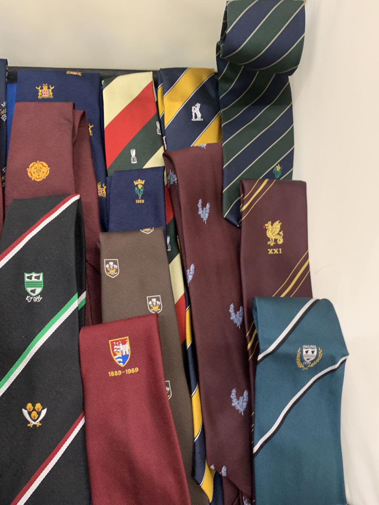 A COLLECTION OF COUNTY CRICKET TIES, SOME VINTAGE - APPROX 20 IN TOTAL - Image 3 of 4