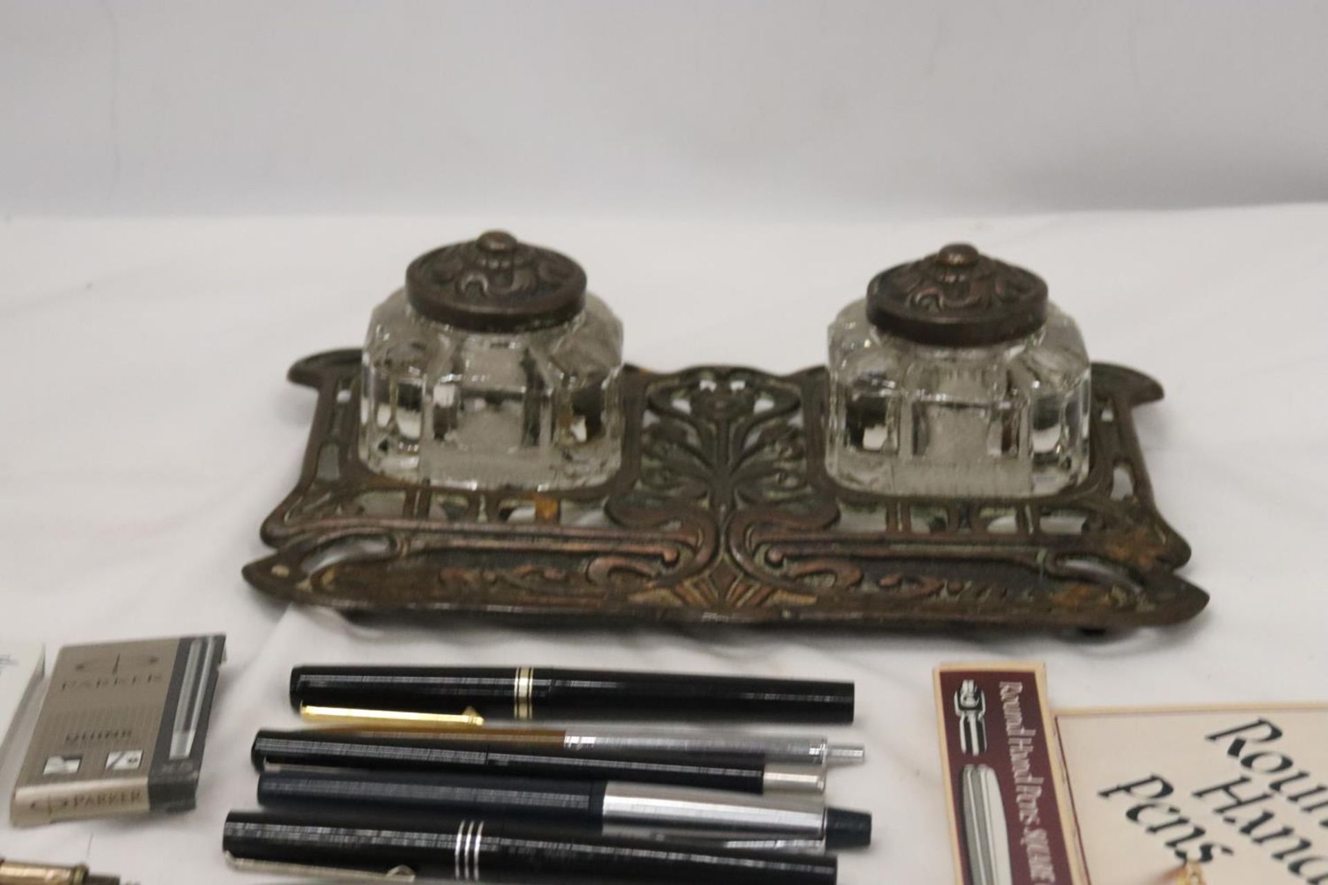 AN ART NOVEAU INKWELL AND STAND WITH TWO HEAVY GLASS INKWELLS TOGETHER WITH A QUANTITY OF VINTAGE - Image 2 of 9