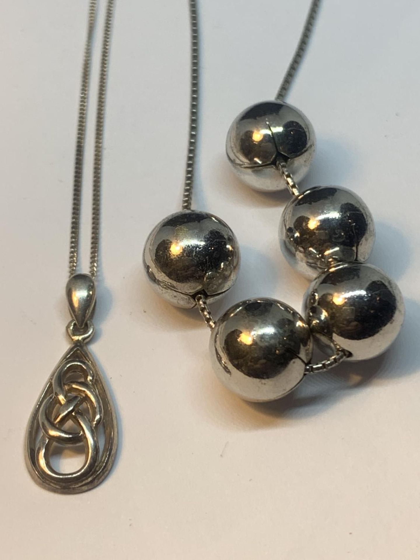 FOUR SILVER NECKLACES WITH PENDANTS - Image 3 of 3