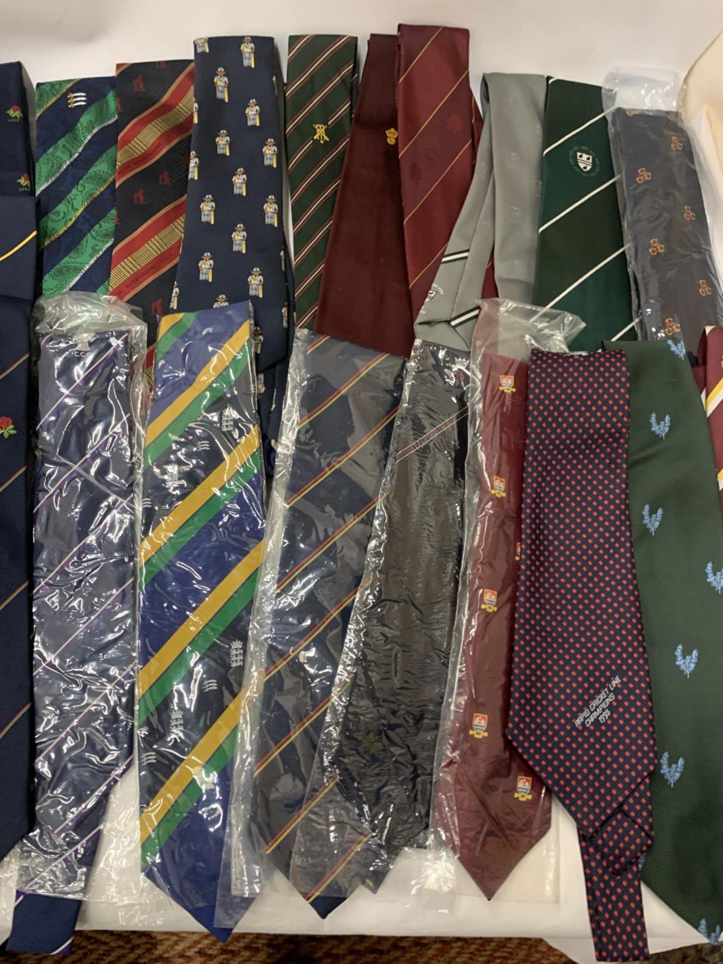 A COLLECTION OF COUNTY CRICKET TIES, SOME VINTAGE - APPROX 20 IN TOTAL - Image 3 of 4