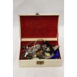 A JEWELLERY BOX CONTAINING A QUANTITY OF COSTUME JEWELLERY TO INCLUDE BROOCHES, BANGLES,