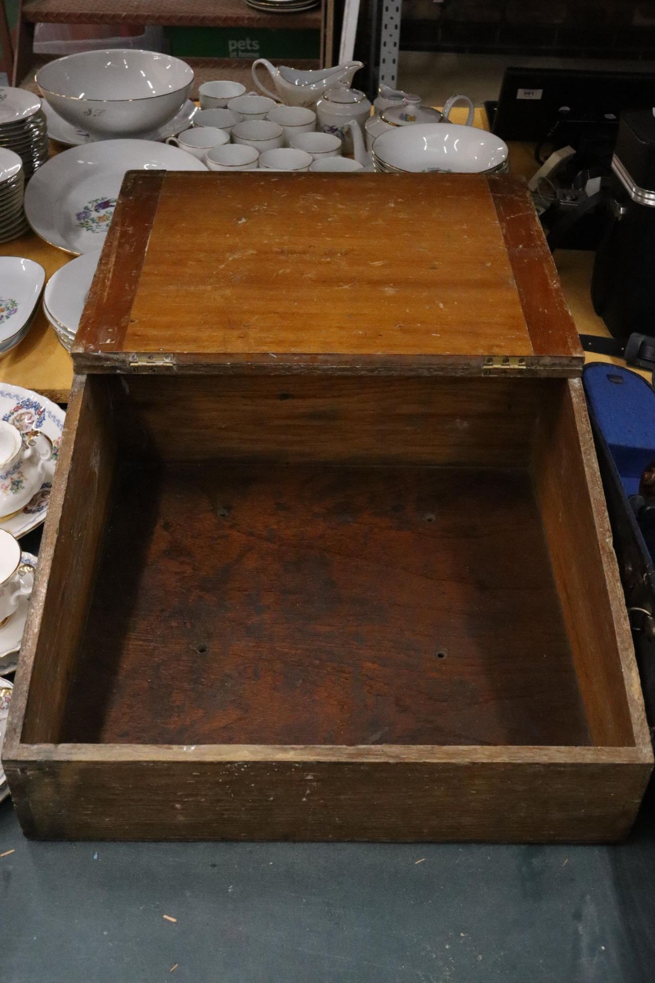 A VINTAGE PITCH PINE SCHOOL DESK TOP - Image 2 of 7