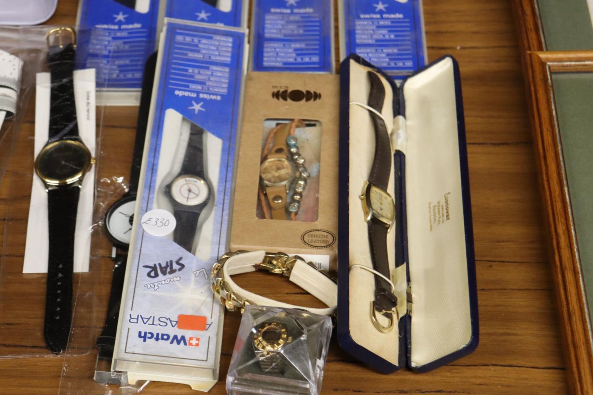 A QUANTITY OF WRISTWATCHES IN PACKAGING - Bild 5 aus 6