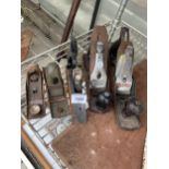 FIVE ASSORTED WOOD PLANES TO INCLUDE A RECORD NO. 078 AND TWO STANLEYS ETC