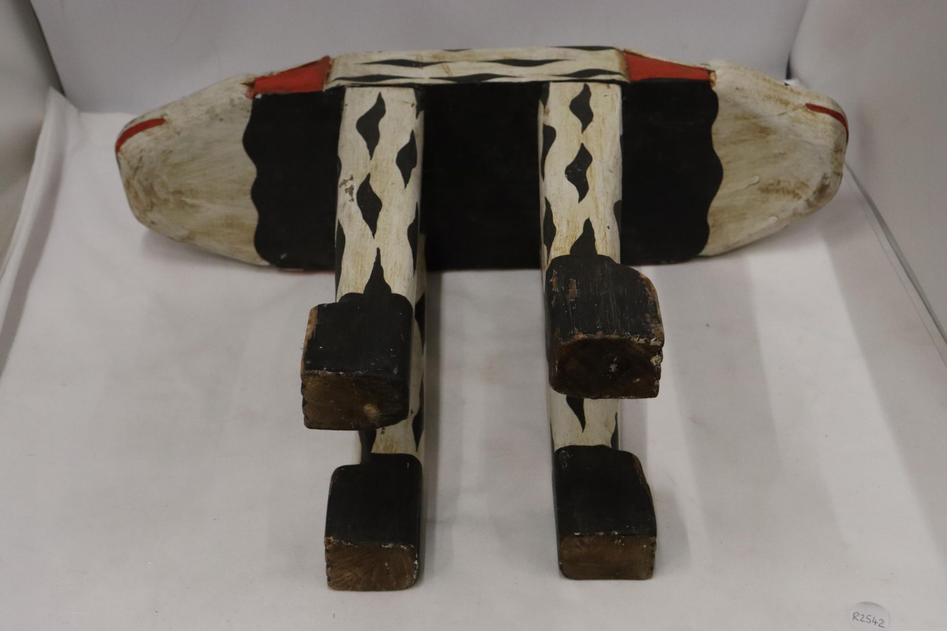 A QUIRKY CHILD'S STOOL IN THE SHAPE OF AN ANIMAL - Image 6 of 6