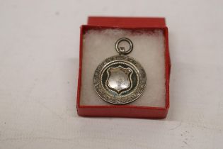 A HALLMARKED BIRMINGHAM SILVER HOPE VALLEY FL MEDAL PRESENTED TO THE DORE SHIELD RUNNERS UP 1934/