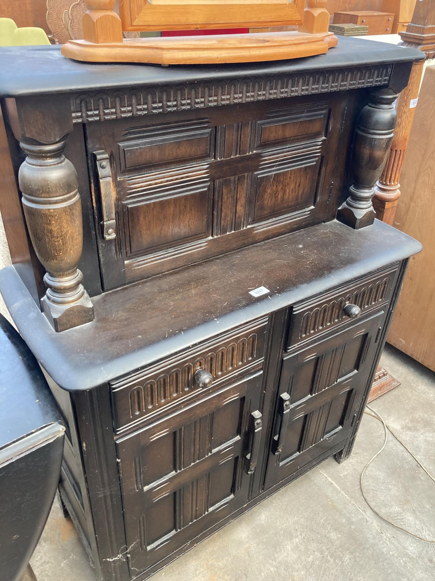 A REPRODUCTION COURT CUPBOARD, GATE LEG DINING TABLE AND PINE DRESSING MIRROR - Image 3 of 7