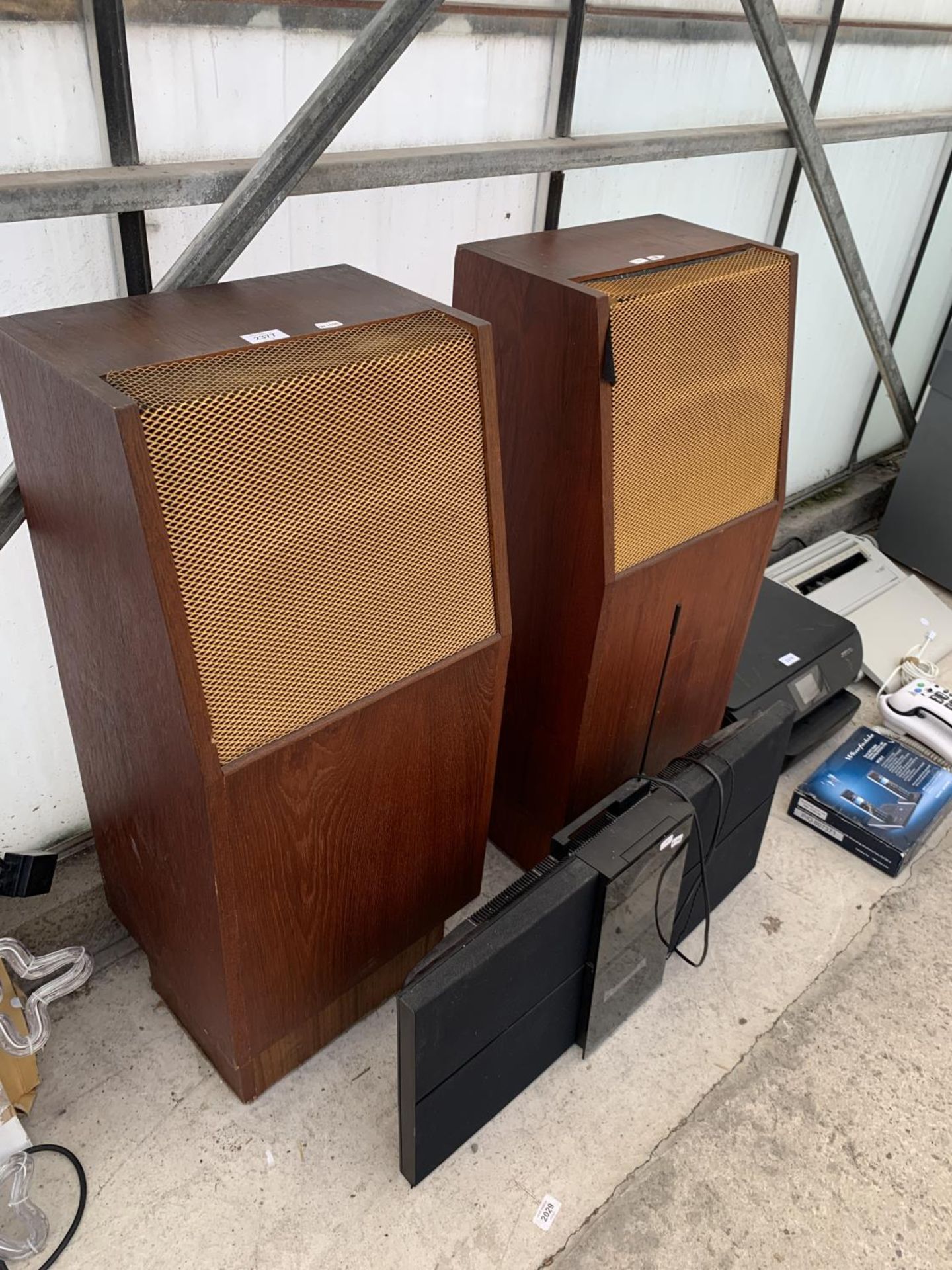 A BANG AND OULFSEN BEOSOUND CENTURY CD PLAYER AND A PAIR OF WOODEN CASED TOWER SPEAKERS - Image 2 of 3
