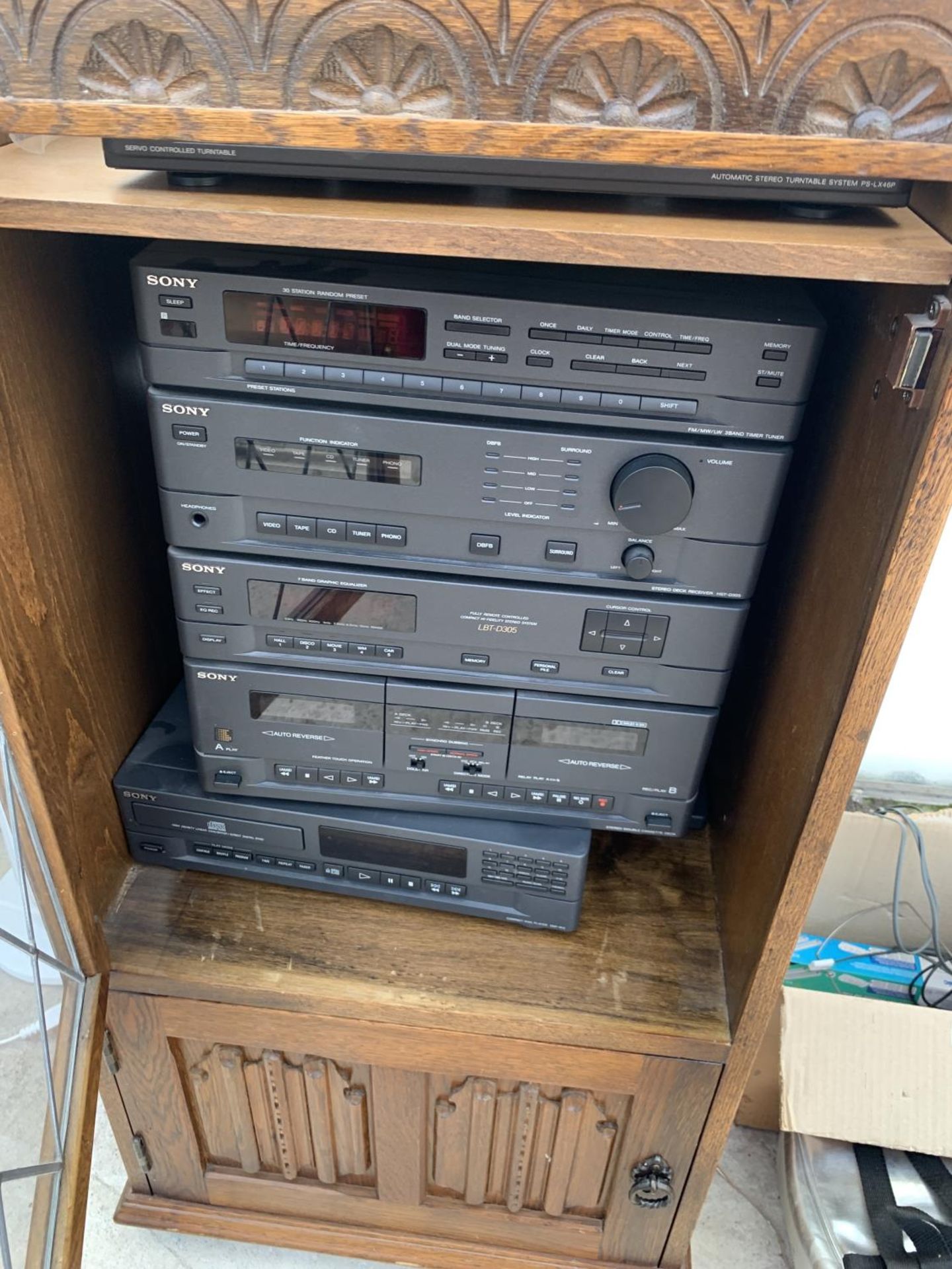 AN OAK RECORD CABINET CONTAINING A SONY COMPACT HI-FI STEREO SYSTEM - Image 2 of 4