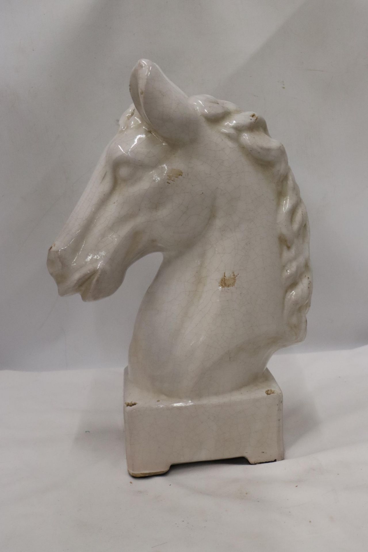 A HEAVY VICTORIAN, HORSE'S HEAD ON A PEDESTAL, HEIGHT 46CM - Image 2 of 5
