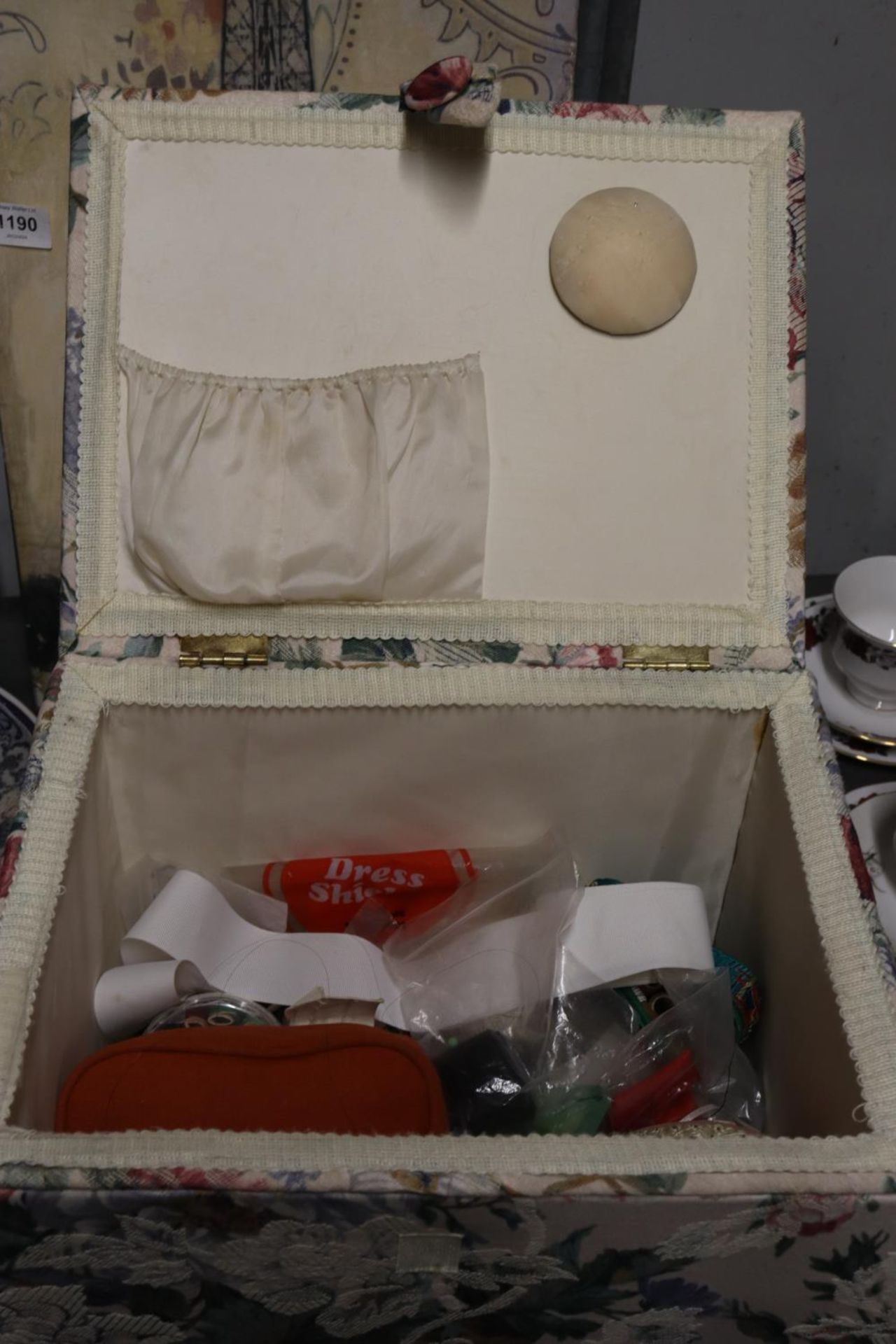 AN UPHOLSTERED SEWING BOX WITH CUSHIONED LID TO INCLUDE CONTENTS OF SEWING ACCESSORIES, HEIGHT 28CM, - Image 3 of 4