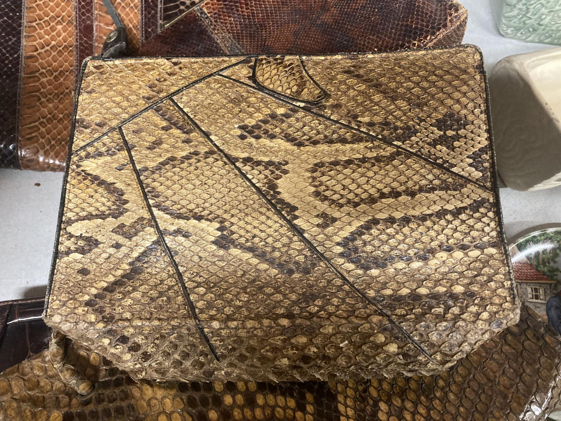 SIX VARIOUS SNAKE SKIN DESIGN VINTAGE HANDBAGS - Image 2 of 5