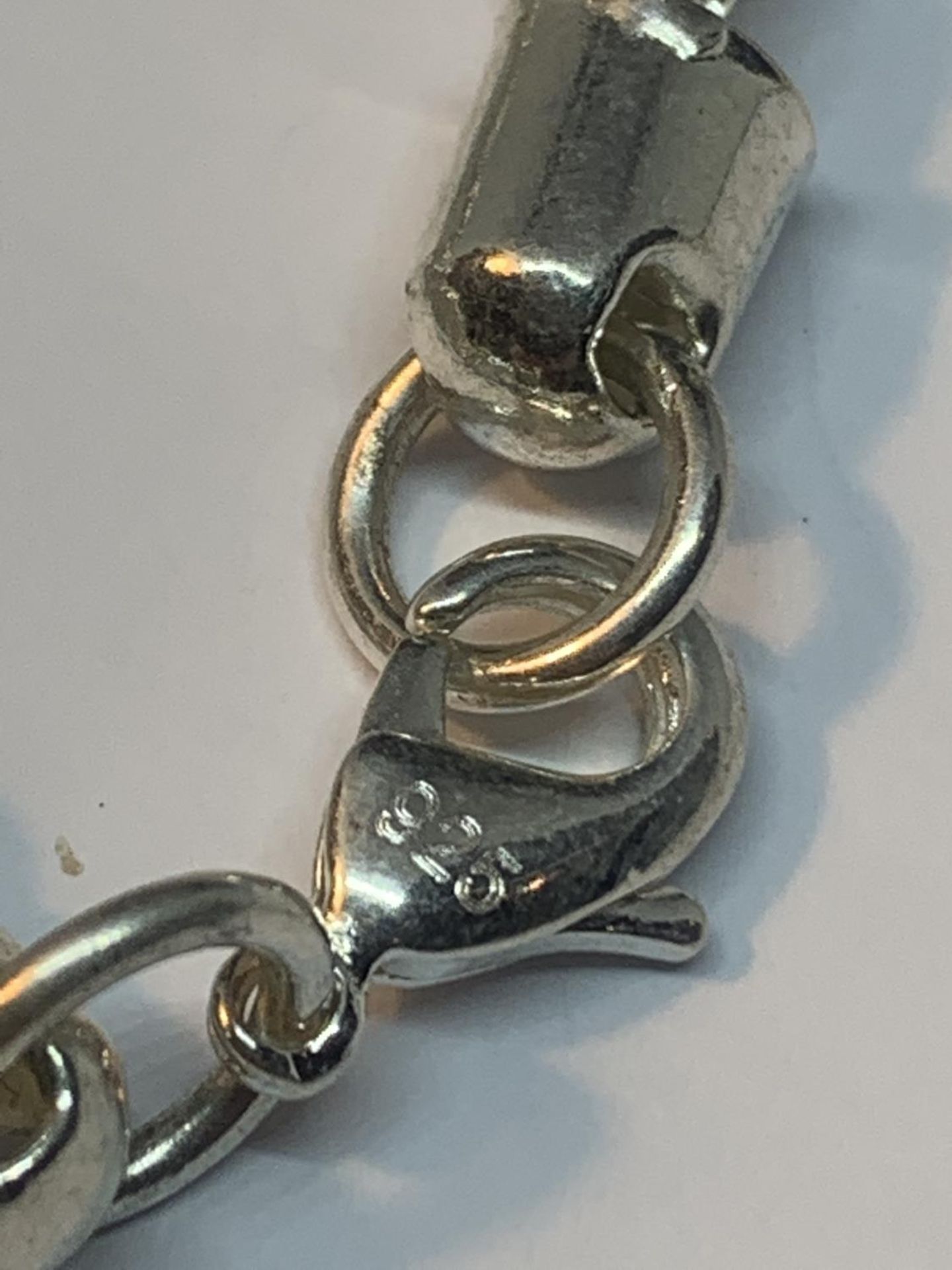 A MARKED SILVER WRIST CHAIN - Image 4 of 4