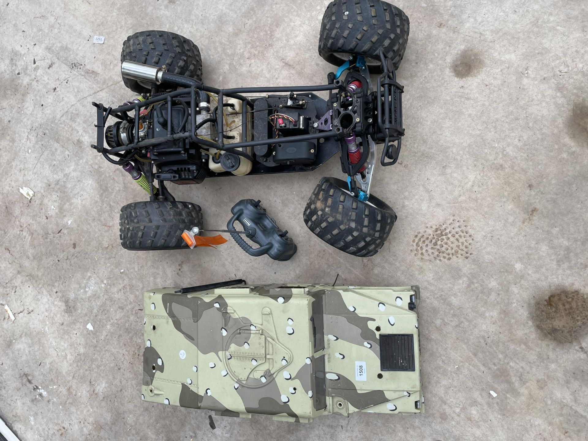 A PETROL ENGINE REMOTE CONTROL CAMMO JEEP - Image 7 of 10