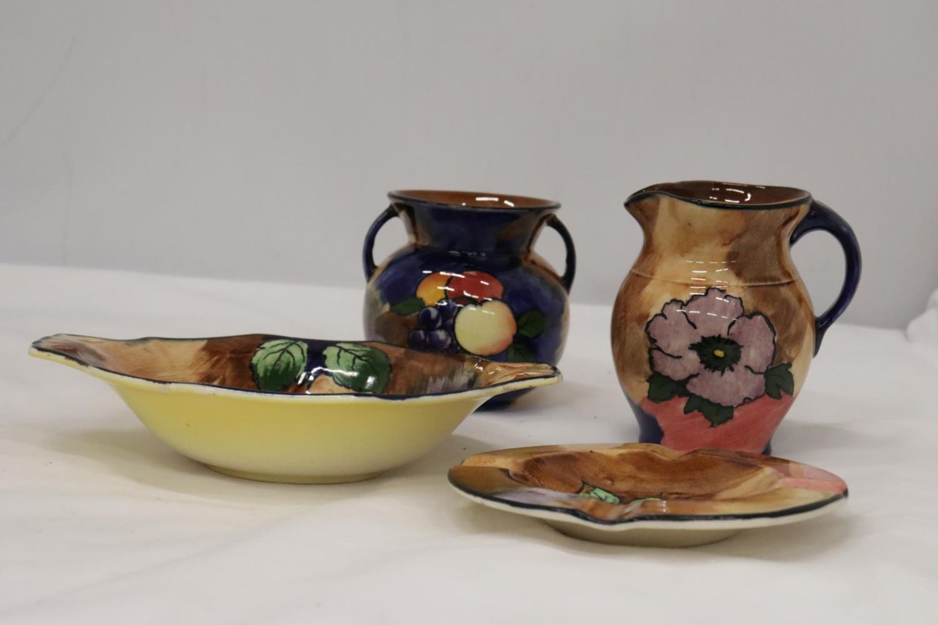 FOUR PIECES OF H & K TUNSTALL POTTERY, TO INCLUDE A BOWL, PLATE, JUG AND BOWL - Image 2 of 7
