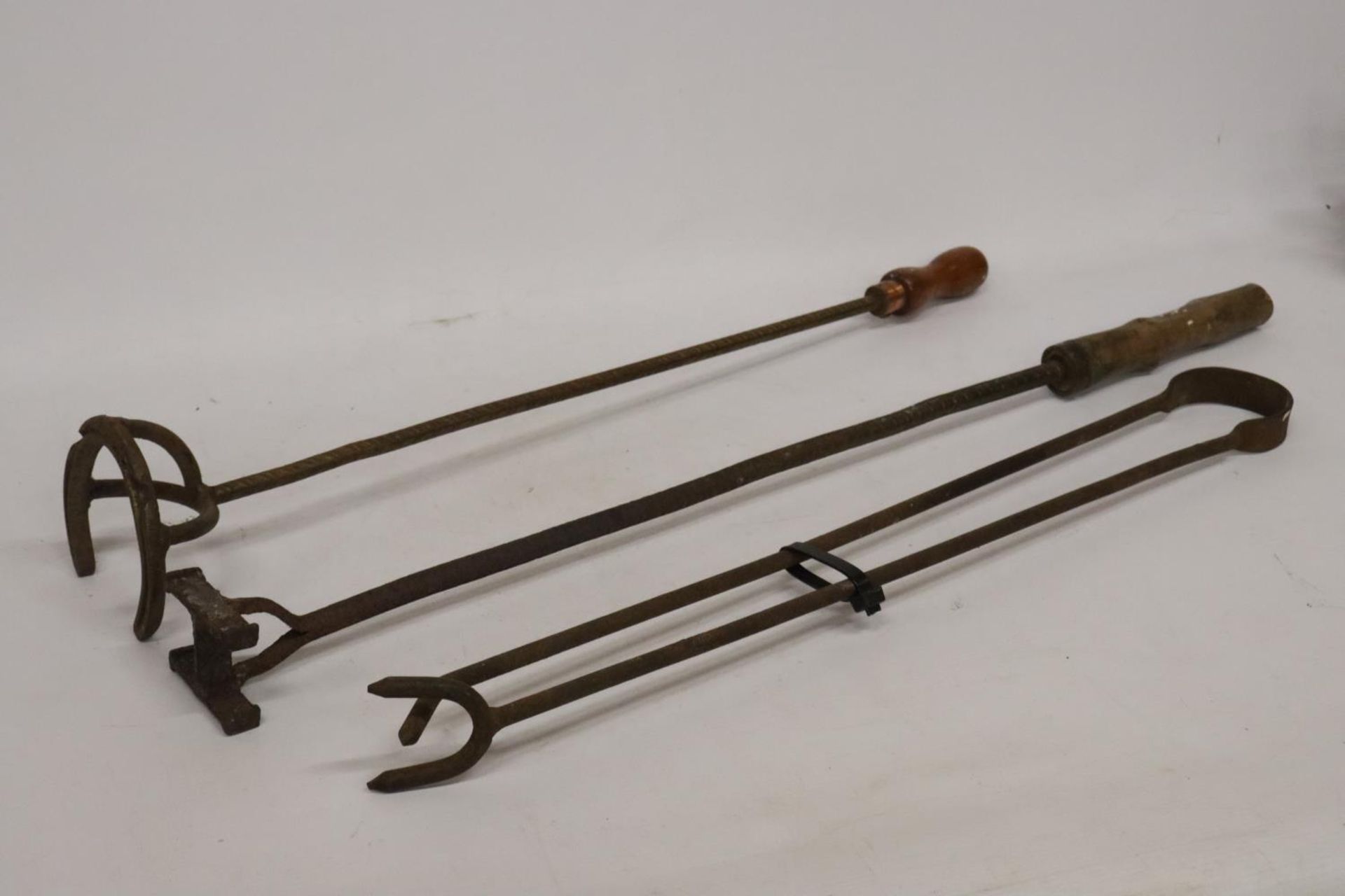 THREE VINTAGE BRANDING IRONS - Image 4 of 5