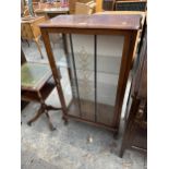 A MID 20TH CENTURY WALNUT CHINA CABINET ON CABRIOLE LEGS 23" WIDE