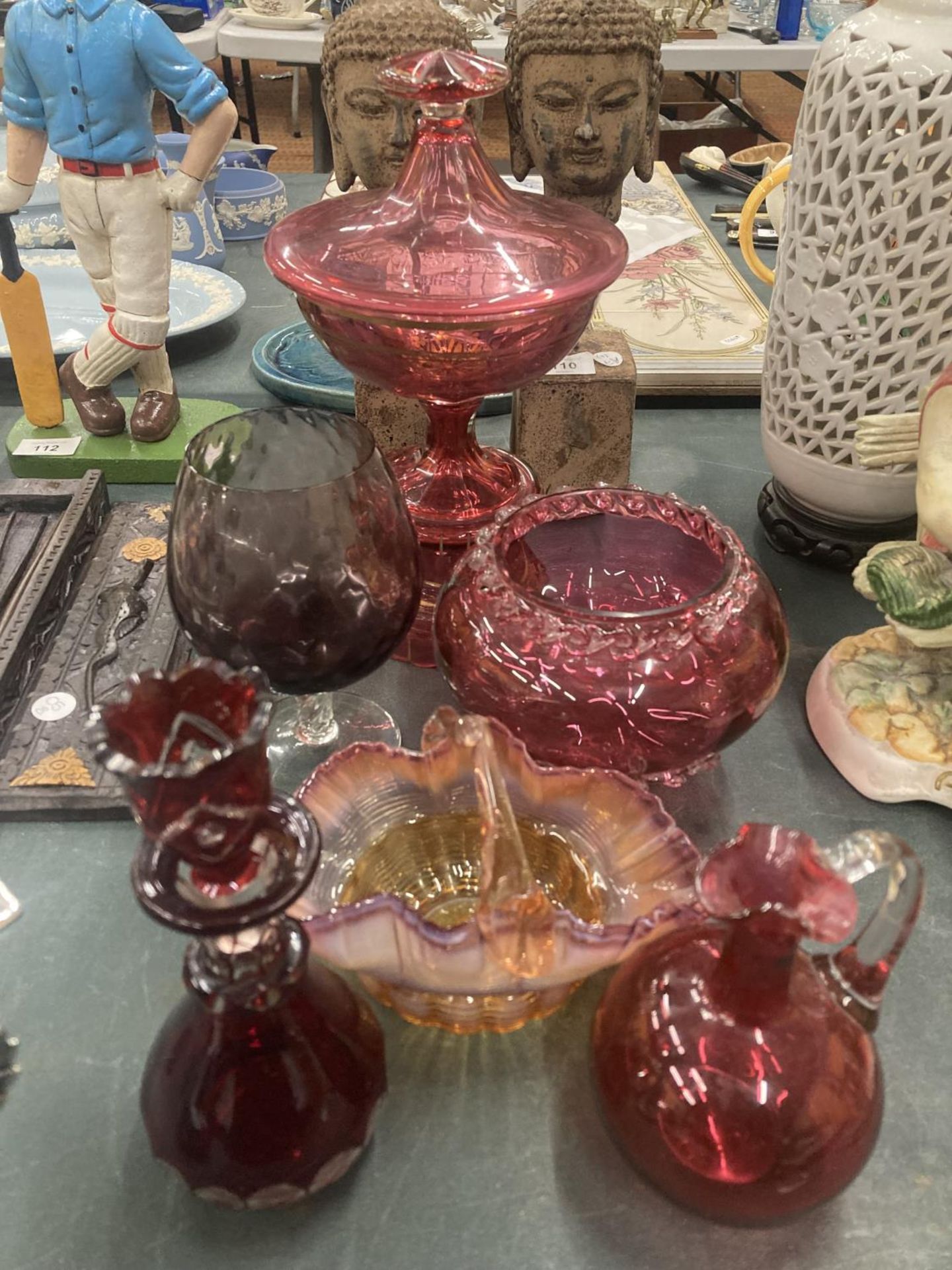 SIX PIECES OF VINTAGE COLOURED GLASSWARE TO INCLUDE CRANBERRY GLASS BON BON DISH ON PEDESTAL, FOOTED