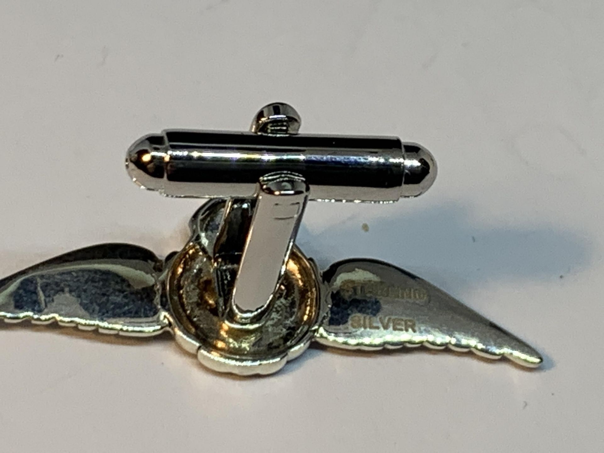 A PAIR OF SILVER R.A.F CUFFLINKS - Bild 3 aus 4