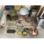 A LARGE ASSORTMENT OF METAL WARE ITEMS TO INCLUDE A LARGE BRASS KEY, COPPER KETTLES AND JAM PANS ETC