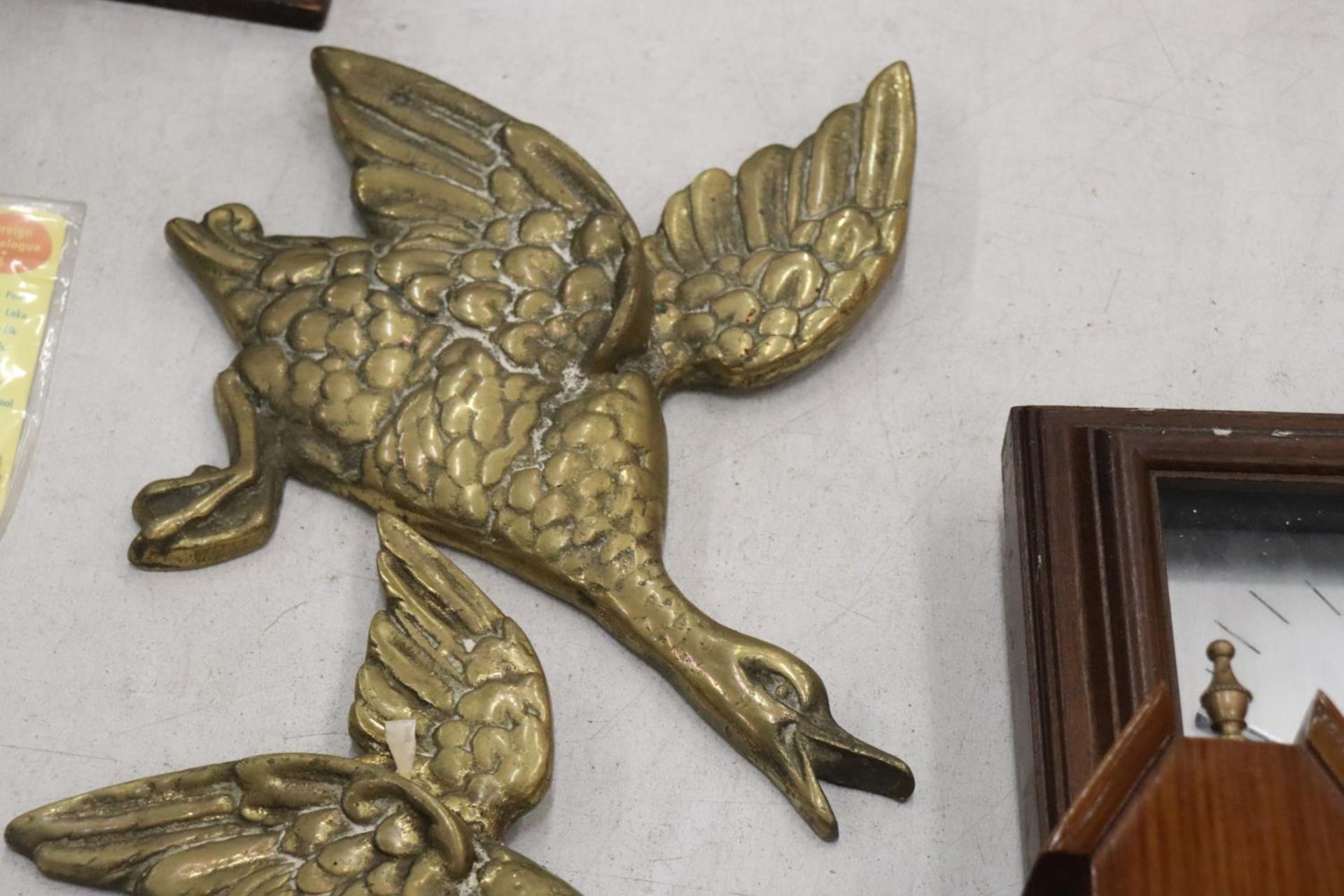 THREE BRASS FLYING DUCKS, TWO SWALLOWS AND A FAIRY BELL - Bild 7 aus 9