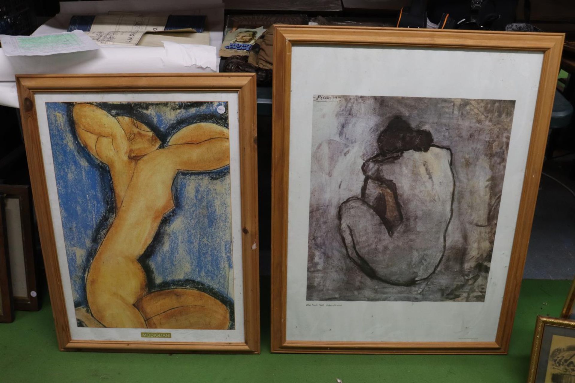 TWO LARGE FRAMED PRINTS TO INCLUDE A PICASSO AND MODIGLIANI, 68CM X 88CM AND 57CM X 77CM