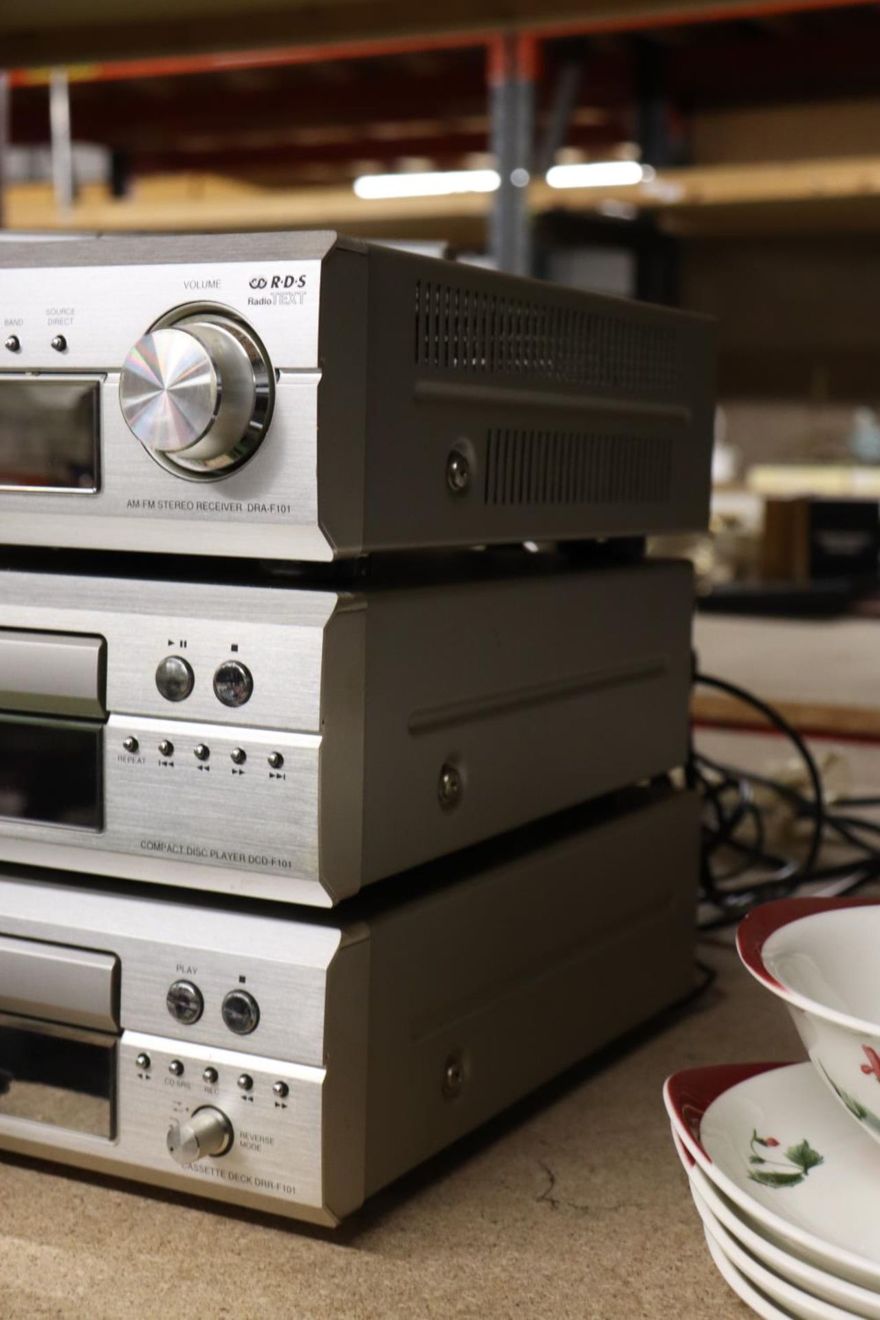 THREE RARE DENON SEPERATES WITH REMOTE CONTROL TO INCLUDE A STEREO RECEIVER, COMPACT DISC PLAYER AND - Bild 3 aus 4