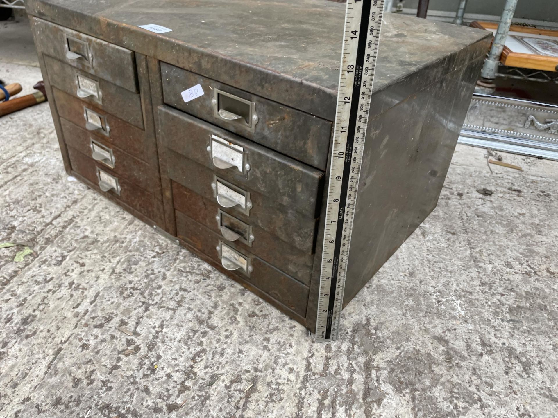 A VINTAGE TEN DRAWER METAL TOOL CHEST - Image 6 of 6