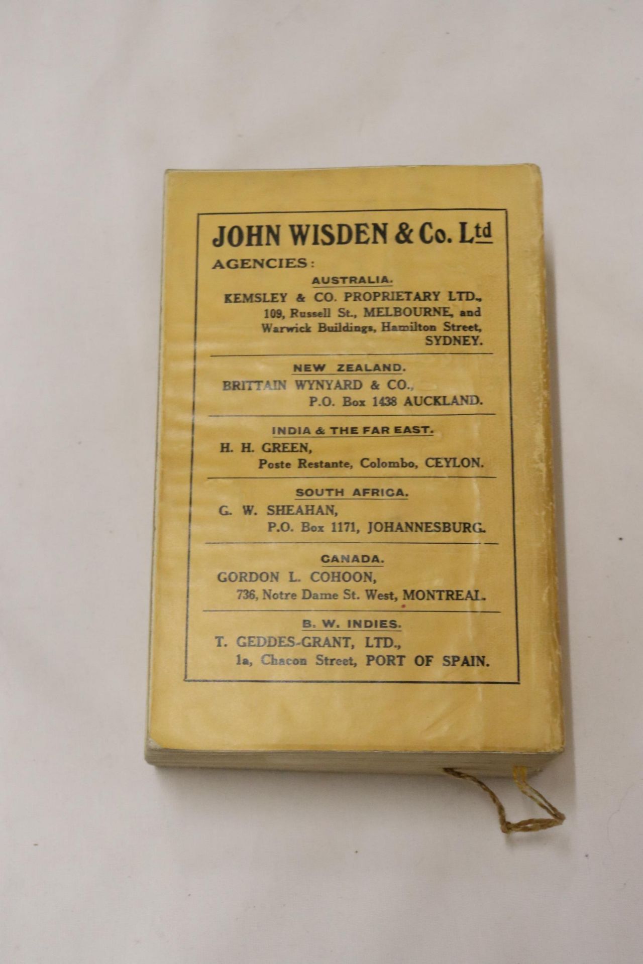 A 1933 COPY OF WISDEN'S CRICKETER'S ALMANACK. THIS COPY IS IN USED CONDITION, THE SPINE IS INTACT - Image 3 of 5