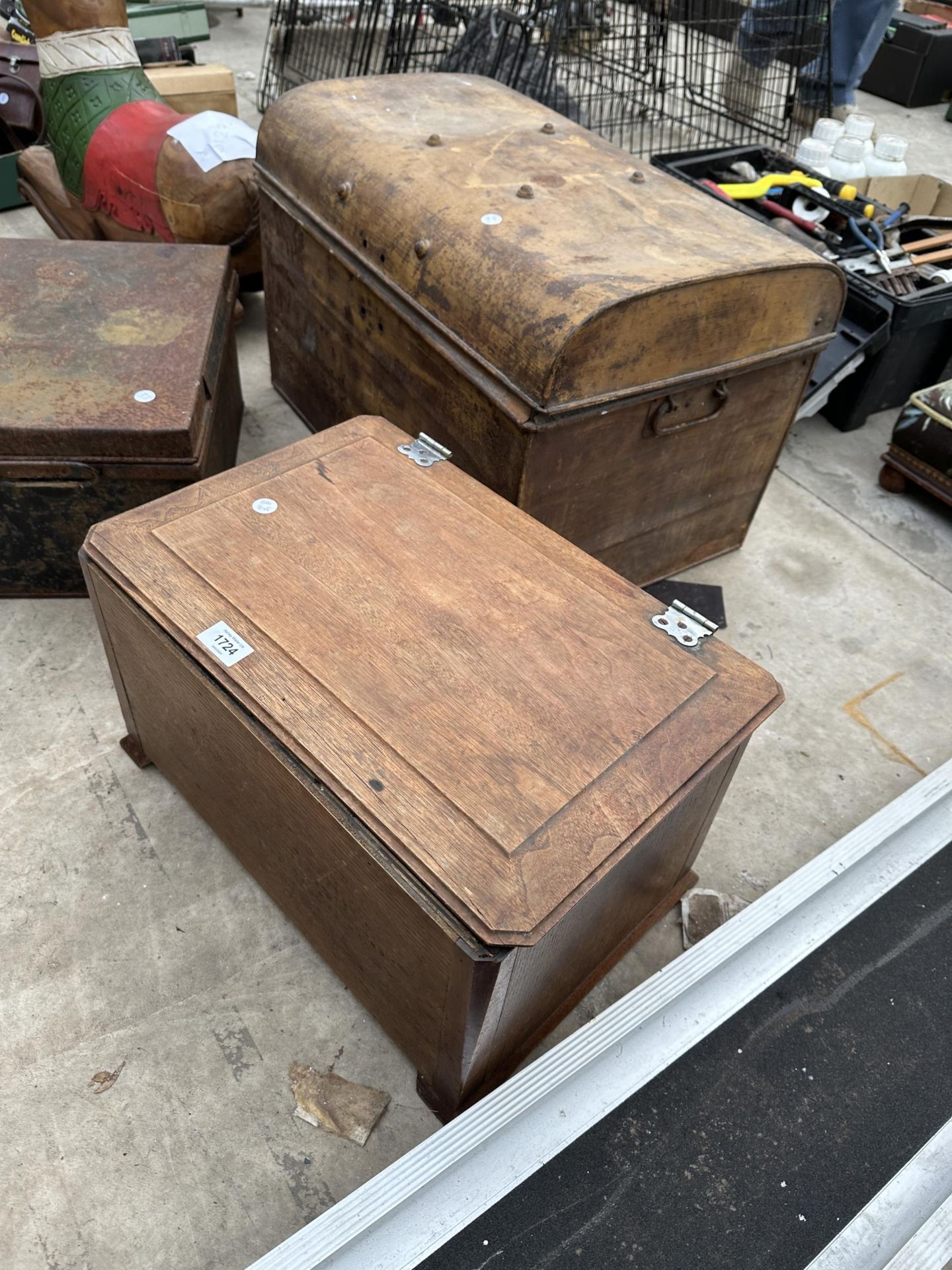 A WOODEN LIDDED BOX AND TWO VINTAGE METAL TRUNKS - Image 2 of 3