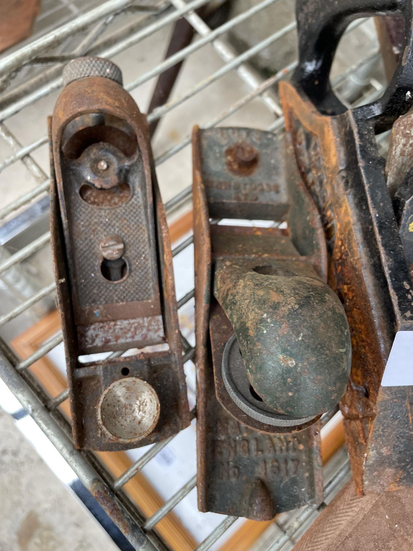 FIVE ASSORTED WOOD PLANES TO INCLUDE A RECORD NO. 078 AND TWO STANLEYS ETC - Image 3 of 3