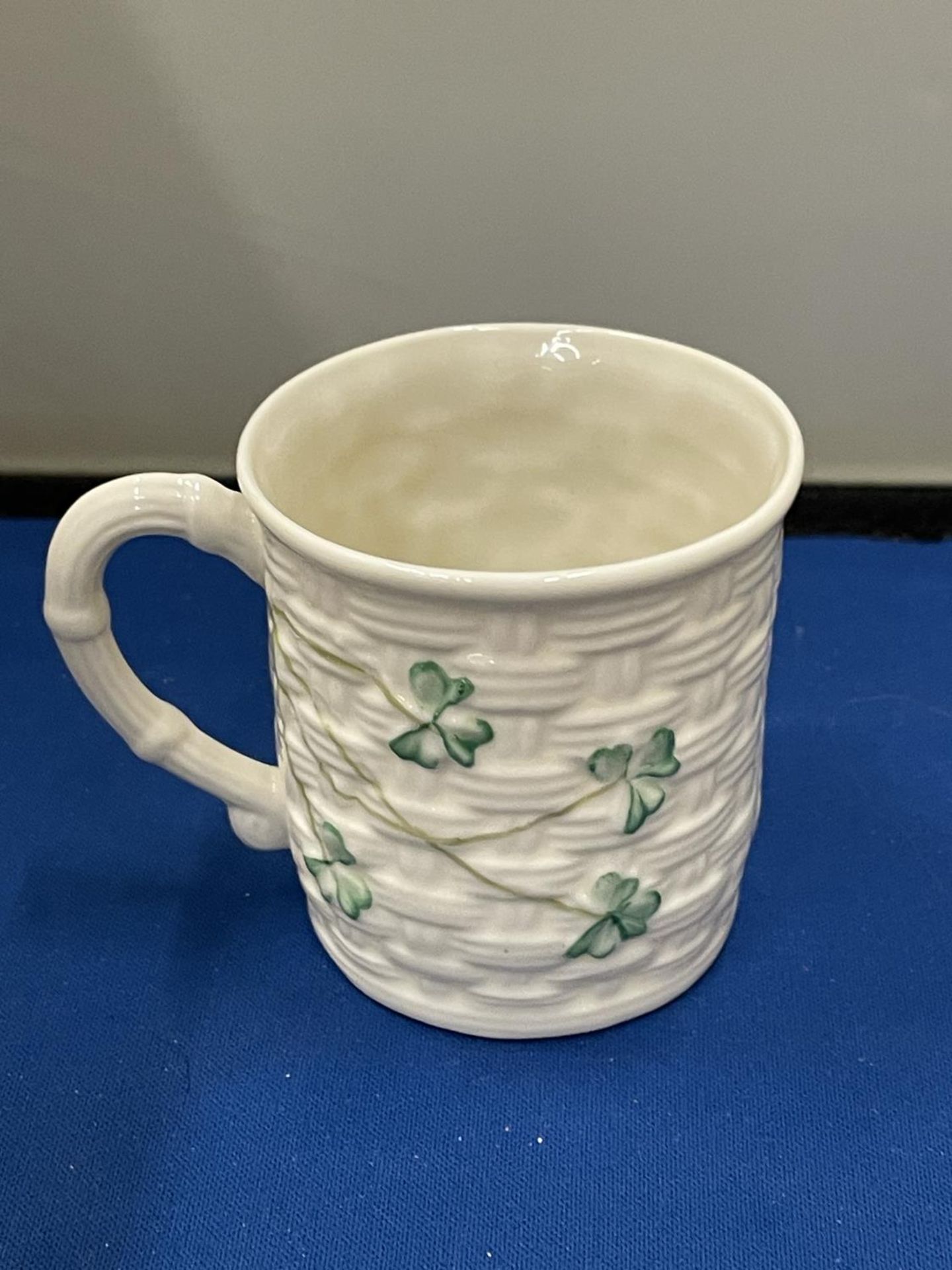 A BELLEEK CHINA MUG - Image 2 of 3