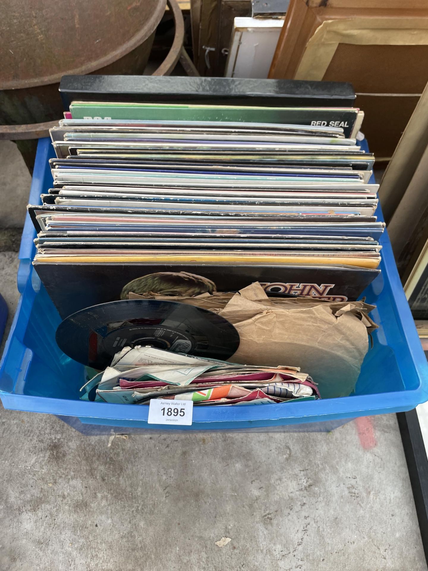 AN ASSORTMENT OF VARIOUS LP RECORDS