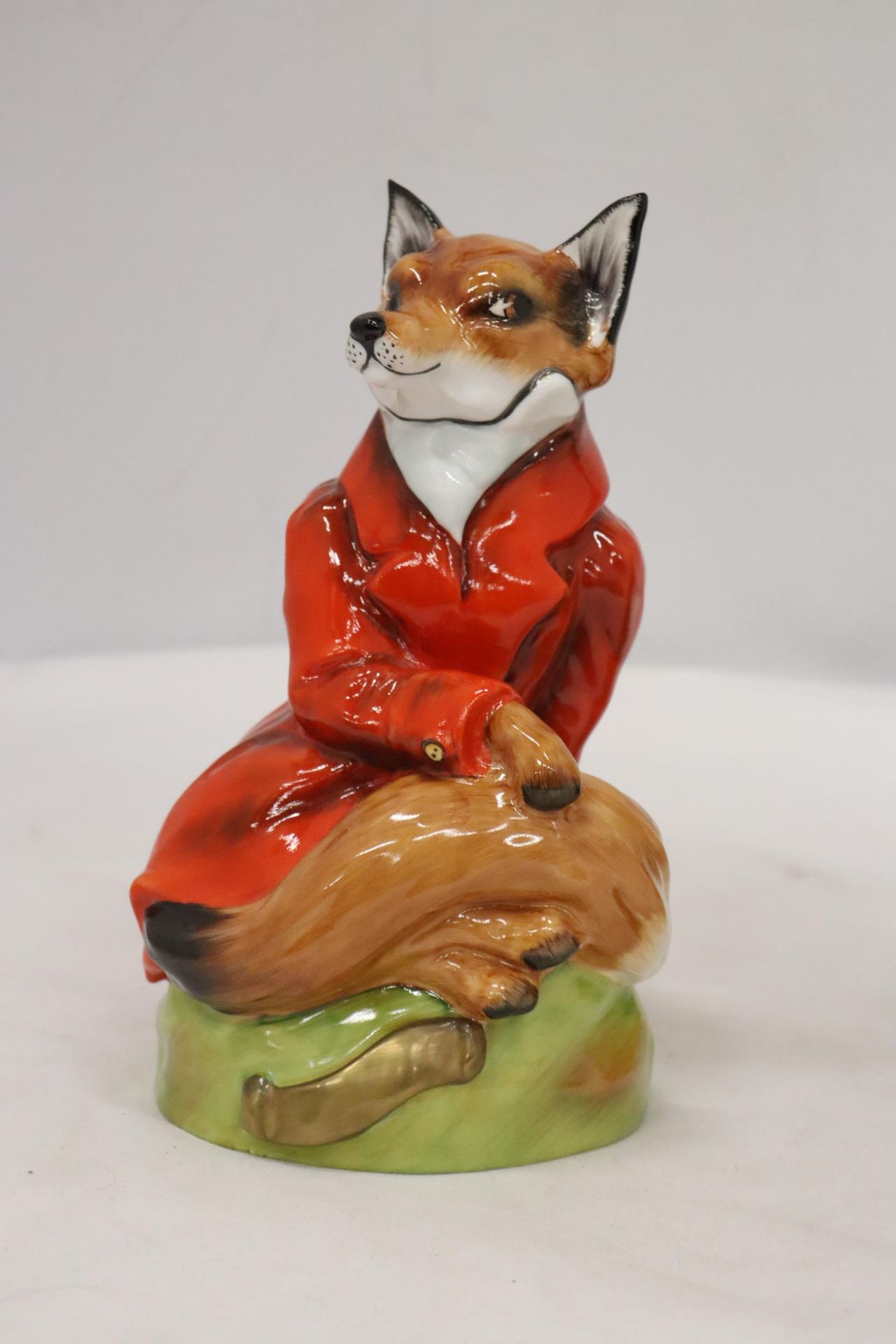 TWO LIMITED EDITION ROYALE STRATFORD FOX FIGURES - Image 5 of 7