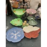 A QUANTITY OF VINTAGE CERAMICS TO INCLUDE CARLTON WARE LEAF PLATES AND BOWL, ROYAL WINTON CRUET