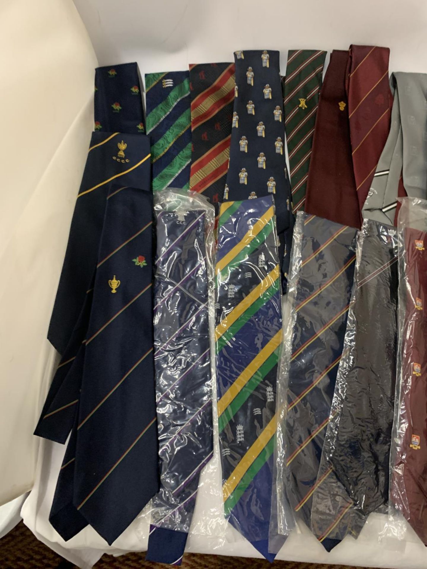 A COLLECTION OF COUNTY CRICKET TIES, SOME VINTAGE - APPROX 20 IN TOTAL - Image 2 of 4