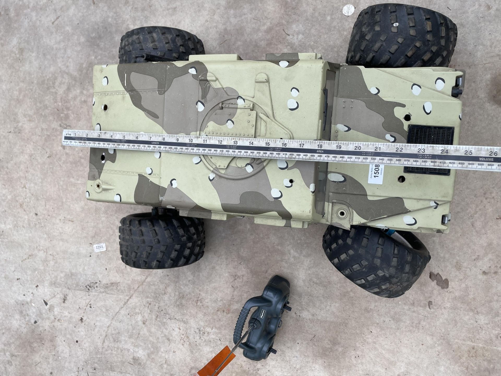 A PETROL ENGINE REMOTE CONTROL CAMMO JEEP - Image 5 of 10