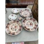 AN ASSORTMENT OF CERAMICS TO INCLUDE ROYAL WORCESTER SAUCERS AND PATTERNED PLATES ETC