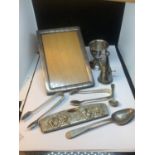 EIGHT ITEMS OF SILVER AND SILVER PLATE TO INCLUDE A SPOON, PHOTOGRAPH FRAME, EGG CUP, SNUFFER,