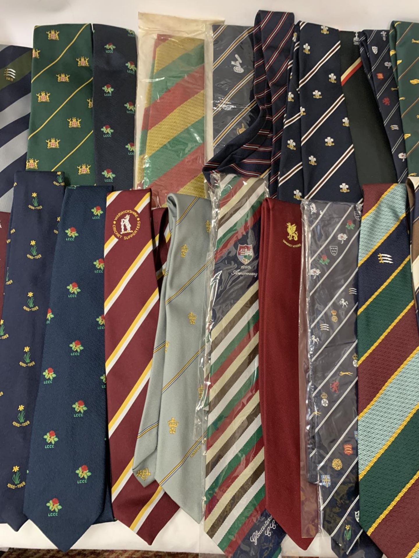 A COLLECTION OF COUNTY CRICKET TIES, SOME VINTAGE - APPROX 20 IN TOTAL - Image 3 of 4