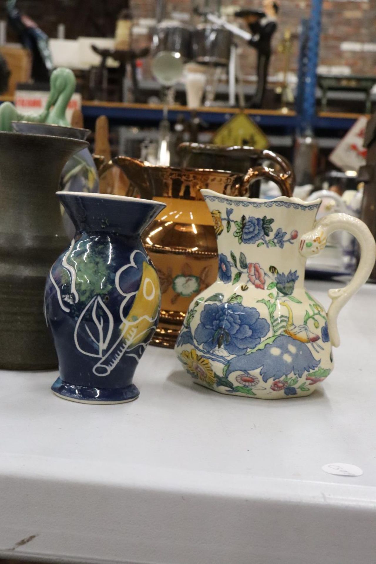 A QUANTITY OF VINTAGE CERAMICS TO INCLUDE COPELAND SPODE 'LEAPING THE BROOCK' SAUCE BOAT AND SAUCER, - Image 5 of 10