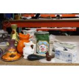 A QUANTITY OF VINTAGE CERAMICS TO INCLUDE A TEAPOT, JUGS, VASES, A PAPIER MACHE TEA CADDY, A HEN