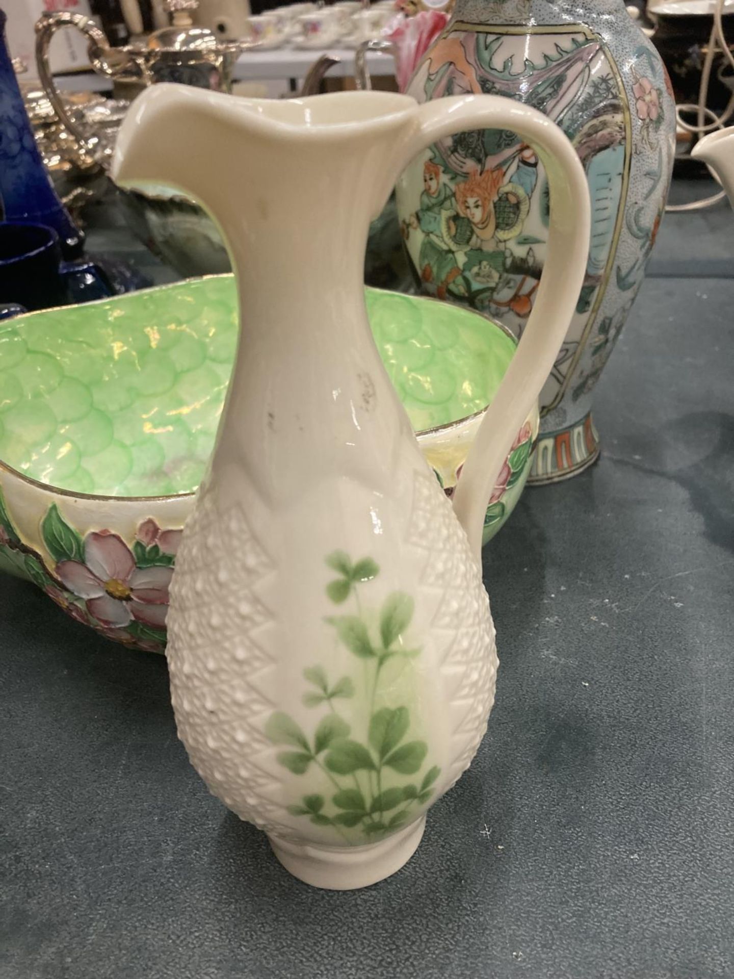 FOUR PIECES OF VINTAGE CERAMICS TO INCLUDE AN IRISH DONEGAL VASE, MALING WARE GREEN LUSTRE BOWL, - Image 2 of 9