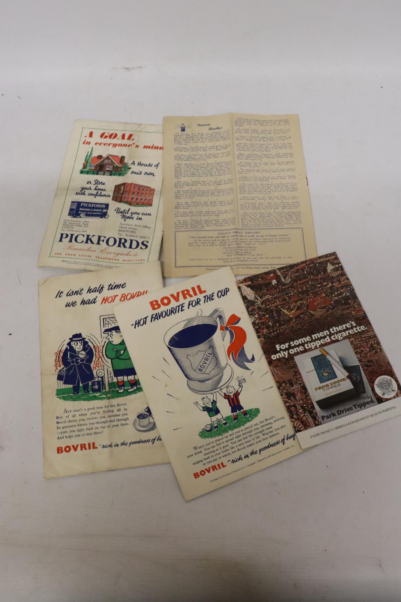 FIVE VARIOUS VINTAGE FOOTBALL PROGRAMMES TO INCLUDE ENGLAND VS HUNGRY NOVEMBER 25TH 1953, LEYTON - Image 7 of 7