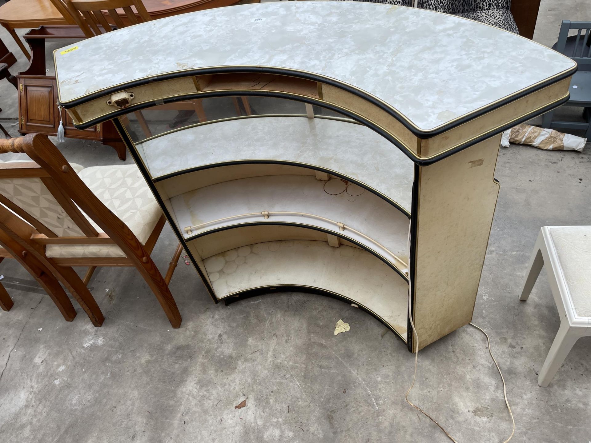 A MID 20TH CENTURY CRESENT SHAPED COCKTAIL COUNTER/BAR - Image 3 of 3