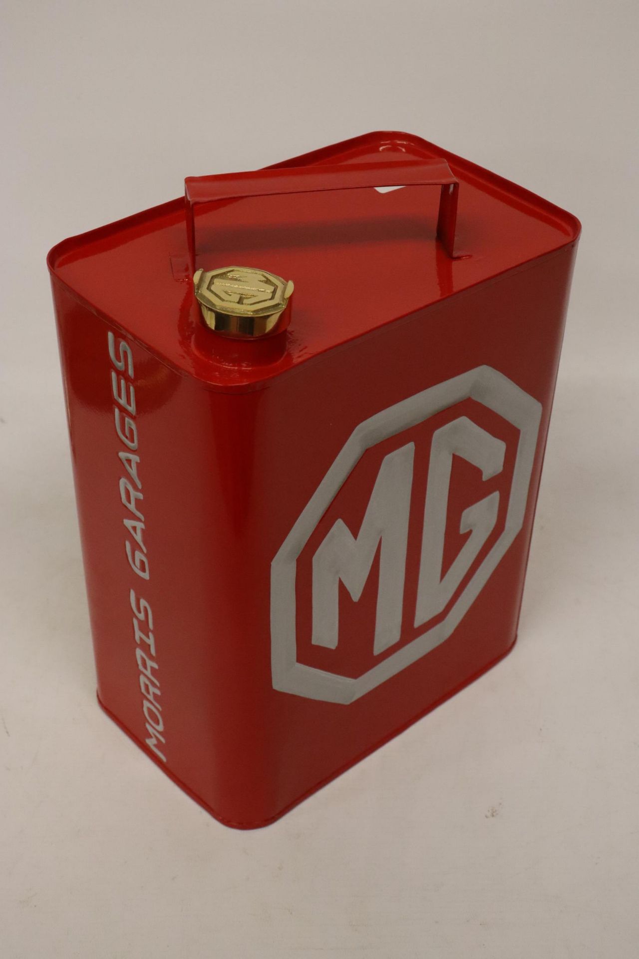 A RED MG PETROL CAN - Image 6 of 6