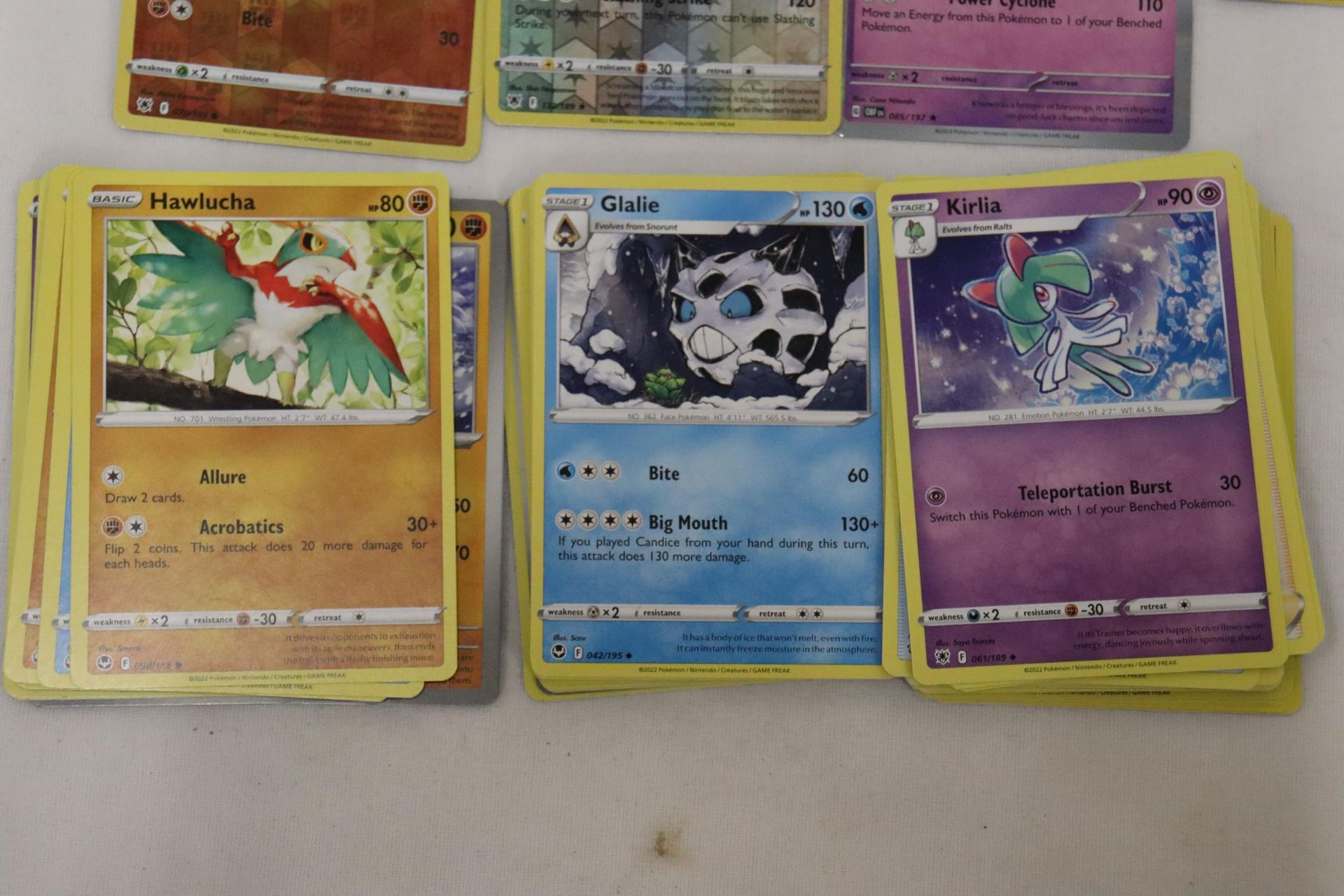 A POKEMON COLLECTORS TIN FULL OF CARDS TO INCLUDE, SHINIES, HOLOS, ETC - Image 3 of 6