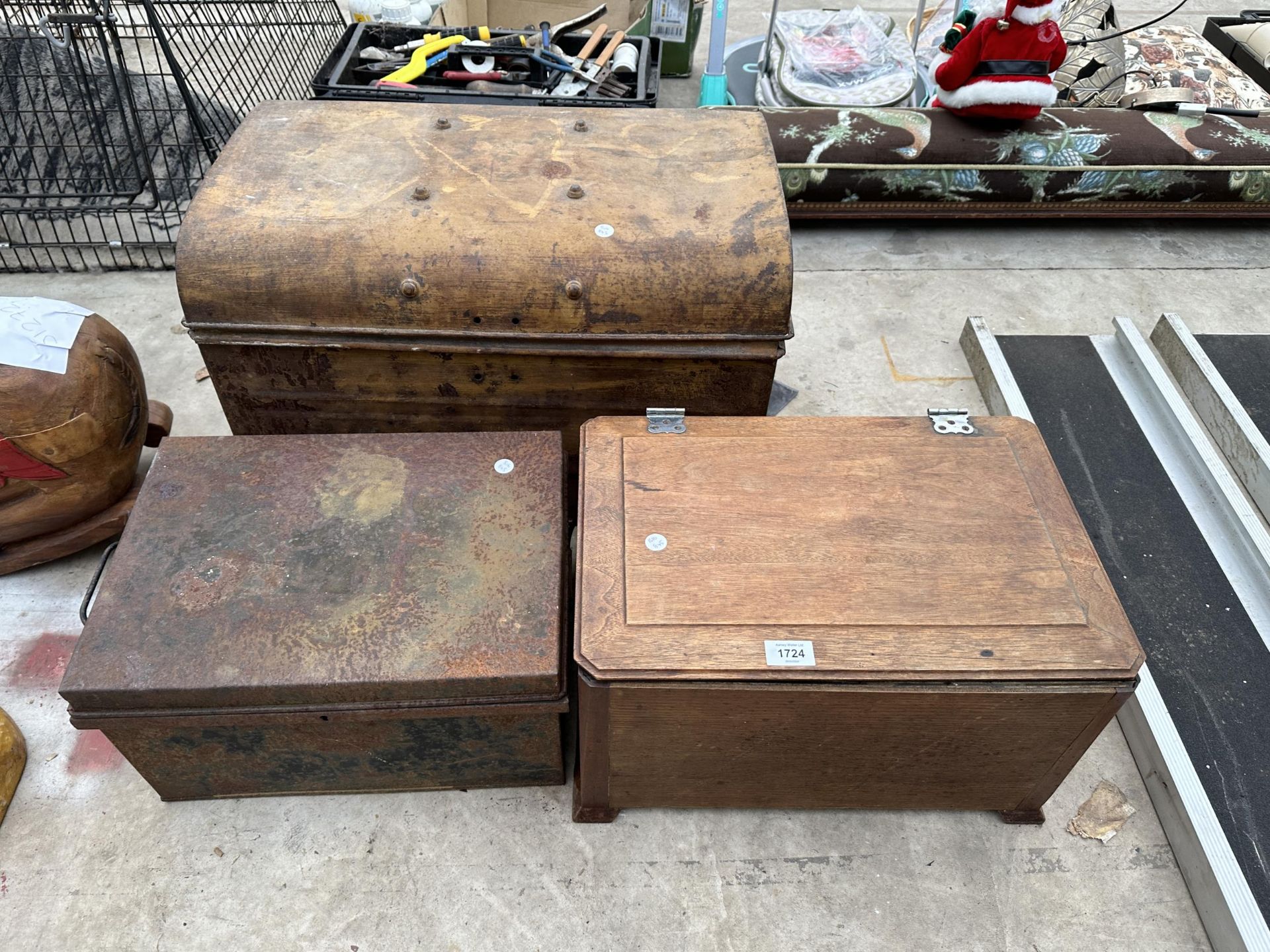 A WOODEN LIDDED BOX AND TWO VINTAGE METAL TRUNKS