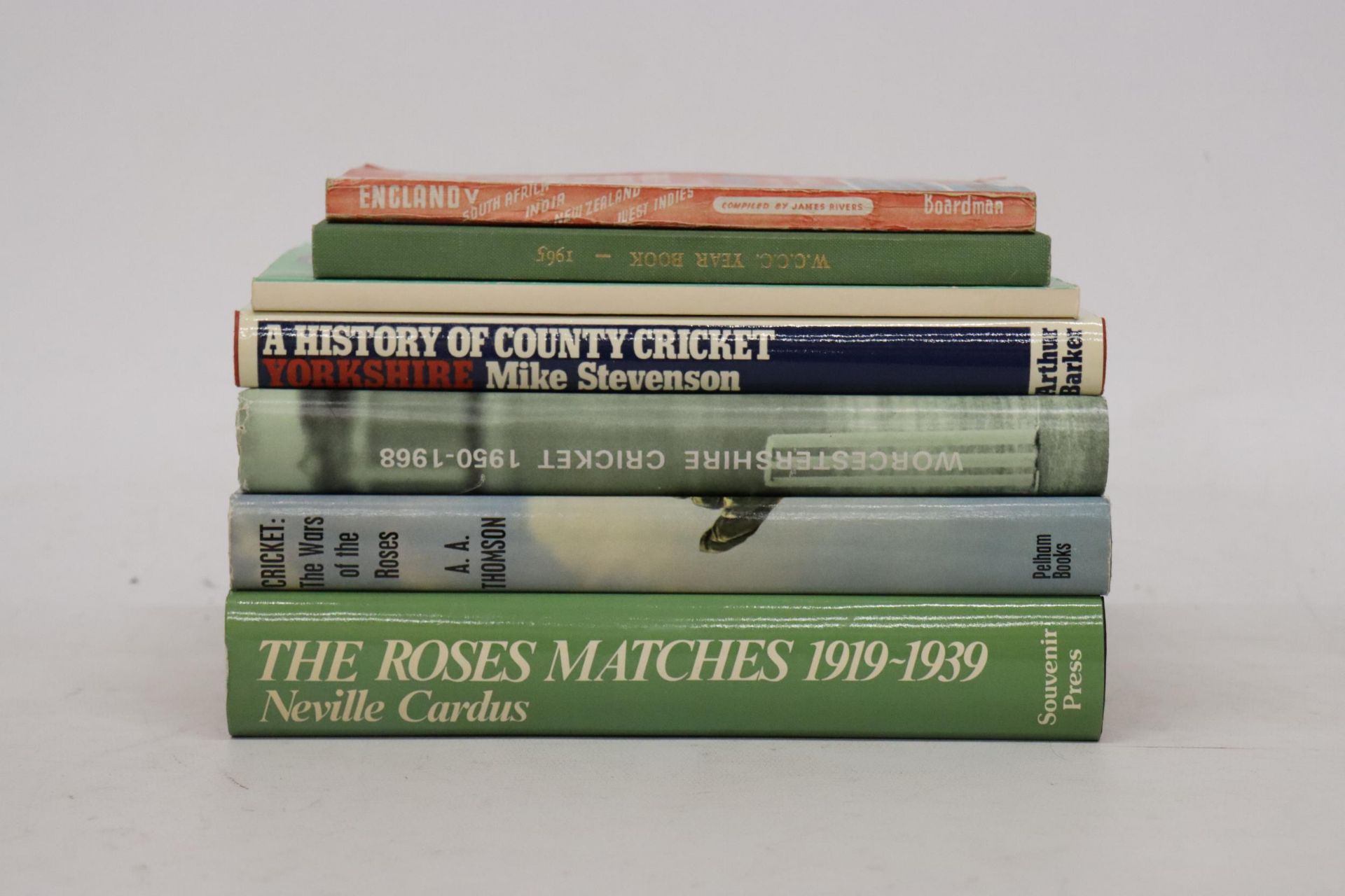 SEVEN CRICKET COUNTY BOOKS TO INCLUDE THE ROSES MATCHES 1919-1939, THE WARS OF THE ROSES, - Image 5 of 5